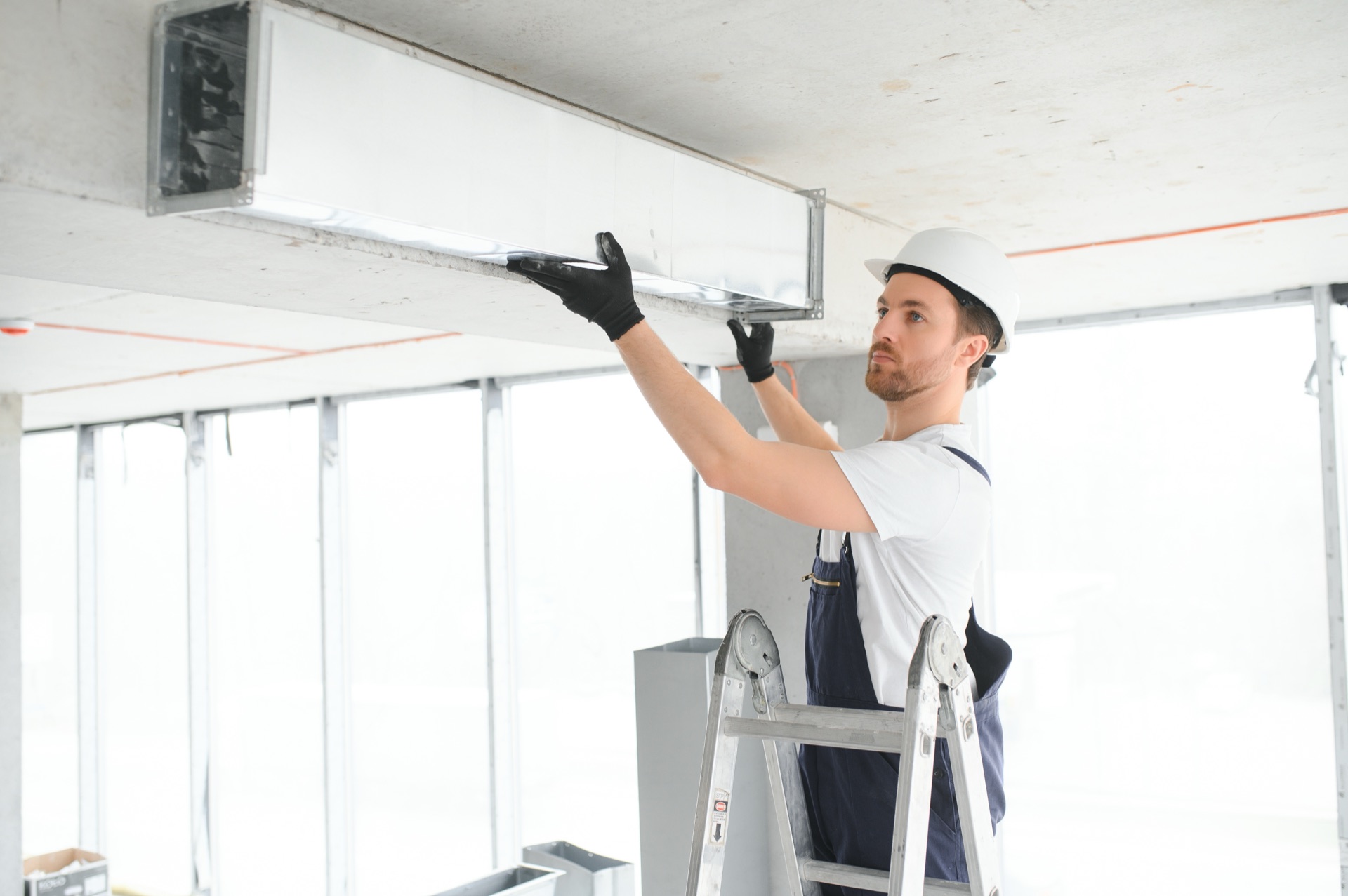 Emergency AC repair technician